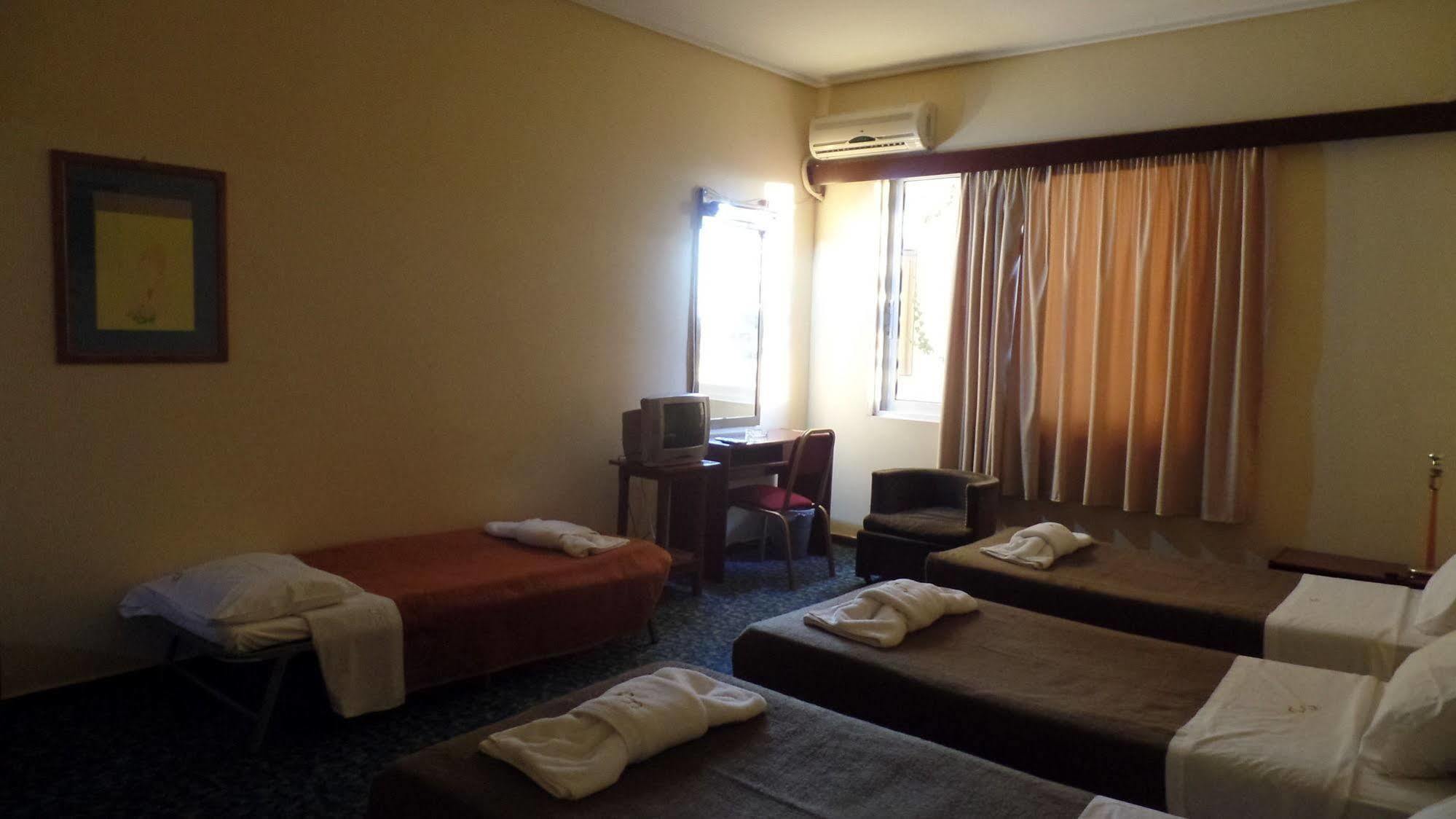 Hotel Cavo D' Oro Pireus Zewnętrze zdjęcie