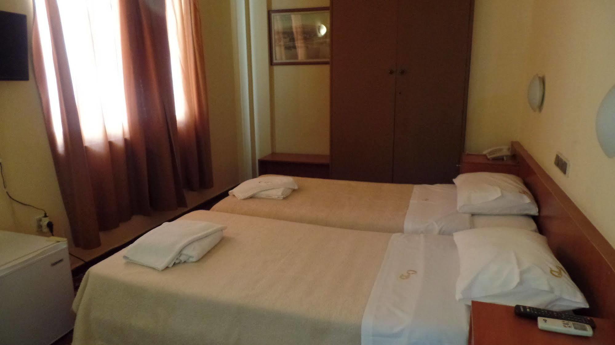 Hotel Cavo D' Oro Pireus Zewnętrze zdjęcie